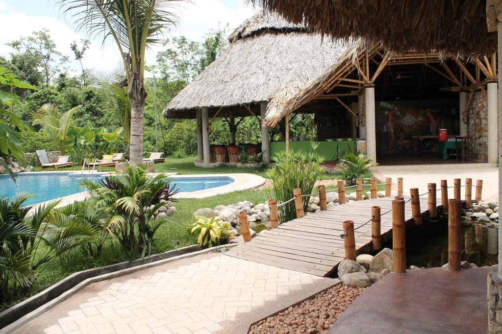 Axkan Palenque, Shows En Vivo & Gastronomia Mar Y Tierra & Travel Agency Εξωτερικό φωτογραφία