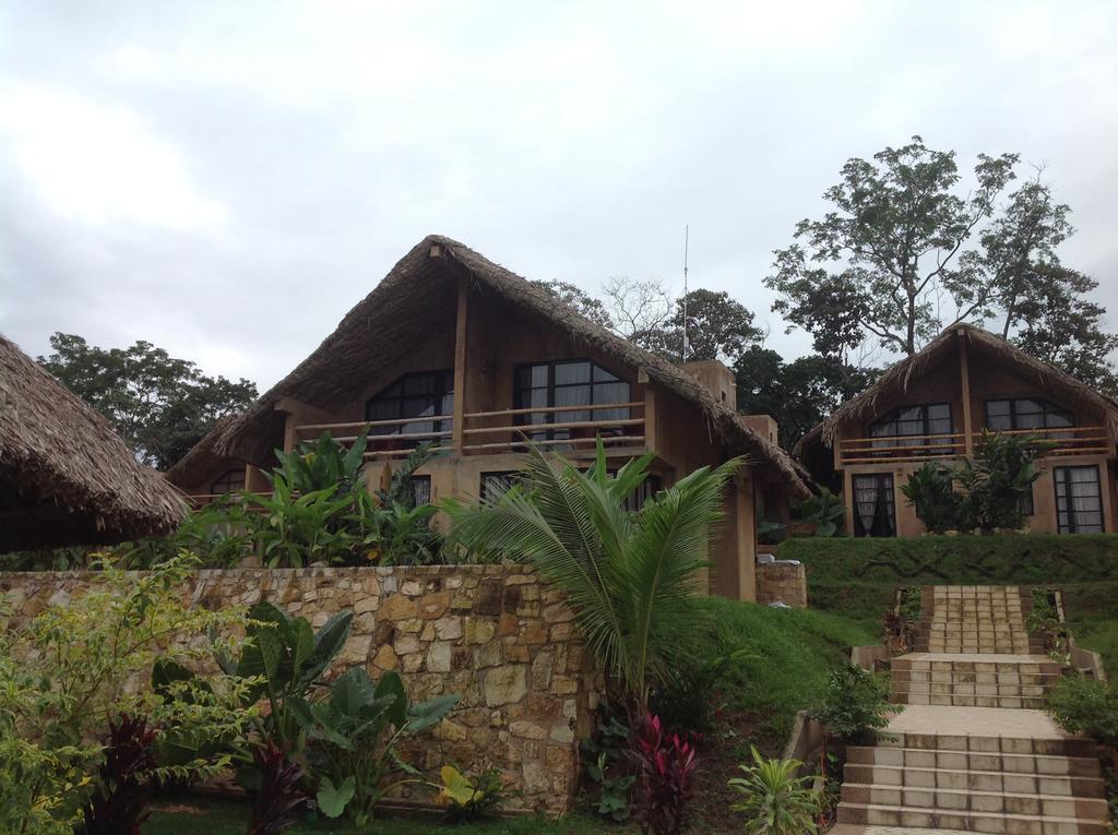 Axkan Palenque, Shows En Vivo & Gastronomia Mar Y Tierra & Travel Agency Εξωτερικό φωτογραφία