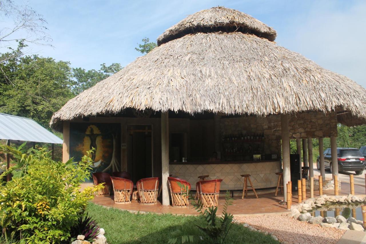 Axkan Palenque, Shows En Vivo & Gastronomia Mar Y Tierra & Travel Agency Εξωτερικό φωτογραφία