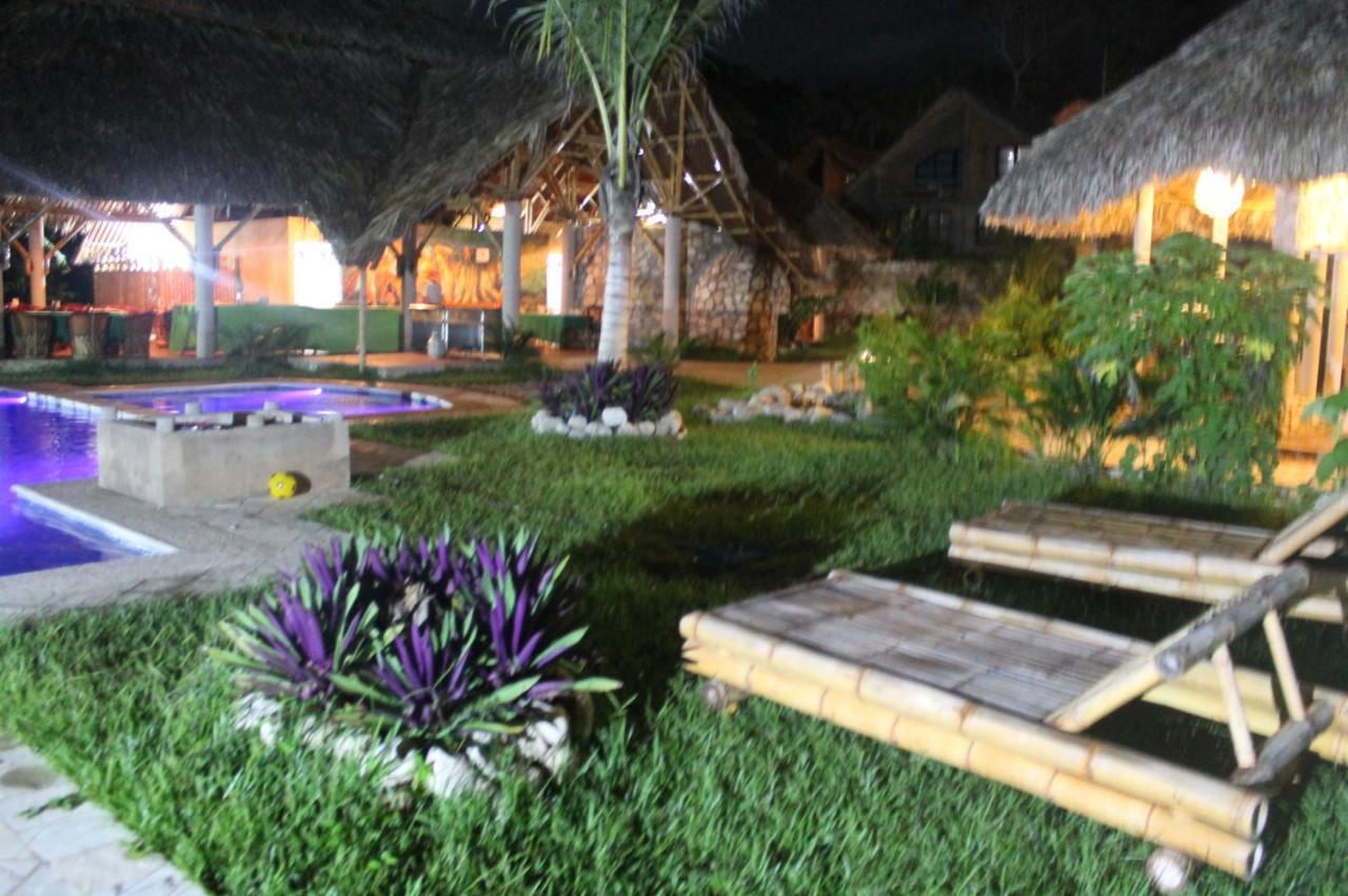 Axkan Palenque, Shows En Vivo & Gastronomia Mar Y Tierra & Travel Agency Εξωτερικό φωτογραφία